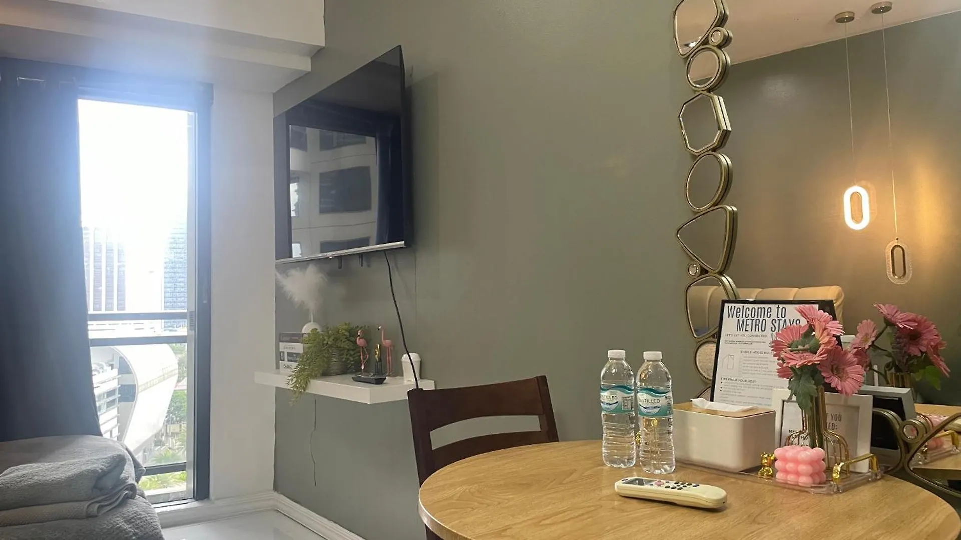 Studio For 4 With Netflix, 55In Tv, 200Mbs Net, In Heart Of Makati Manila Philippines