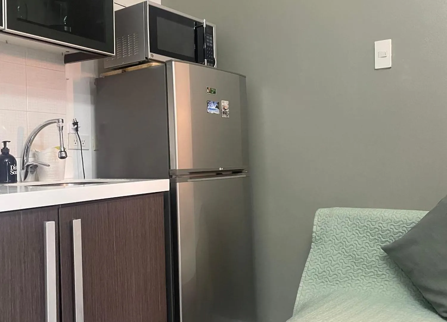 Studio For 4 With Netflix, 55In Tv, 200Mbs Net, In Heart Of Makati Manila 0*,